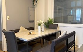 Geräumiges City-Apartment mit 2 Badezimmer und Parkplätzen D46-OG